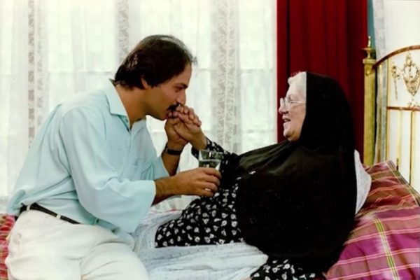 نقد و بررسی فیلم مادر علی حاتمی