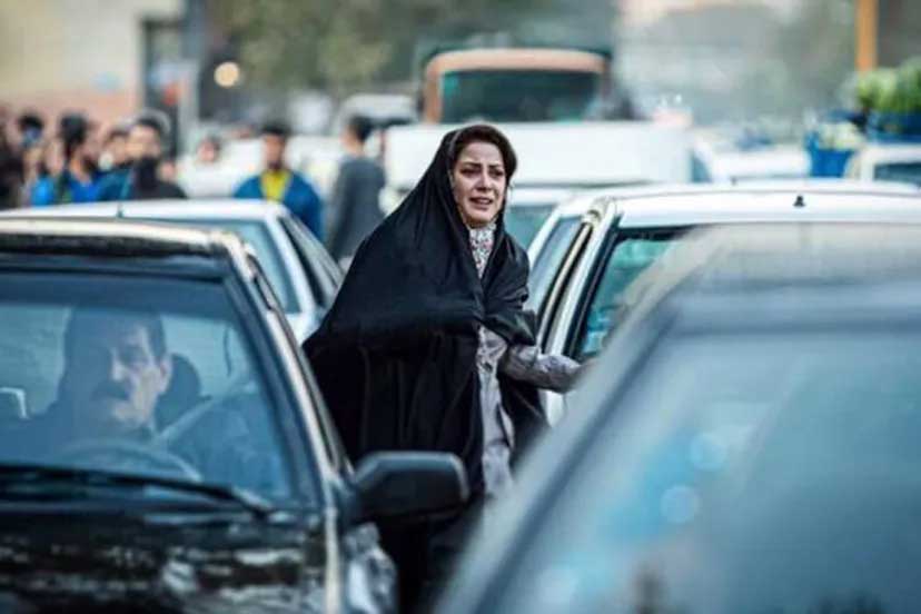 نقد و بررسی فیلم شنای پروانه محمد کارت