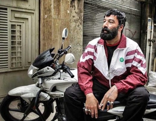 نقد و بررسی فیلم شنای پروانه محمد کارت